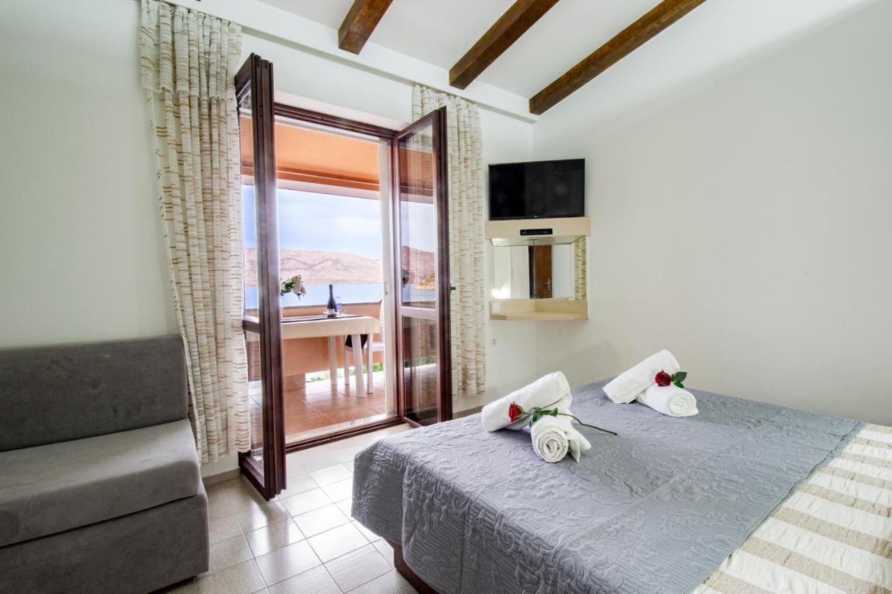 Galapagus Privat Beach & Boat Dock Apartment Metajna Exterior photo